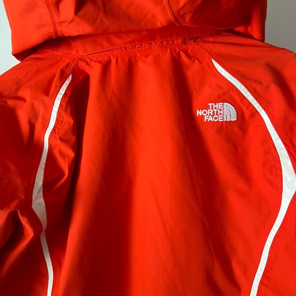 The North Face Women's Vibrant Orange Ski Jacket - Picture 6 of 12